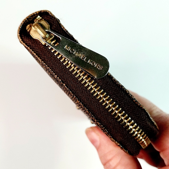 Michael Kors Jet Set Continental Coated Canvas Zip Around Wallet - Picture 5 of 10